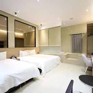 Hotel Almond Station